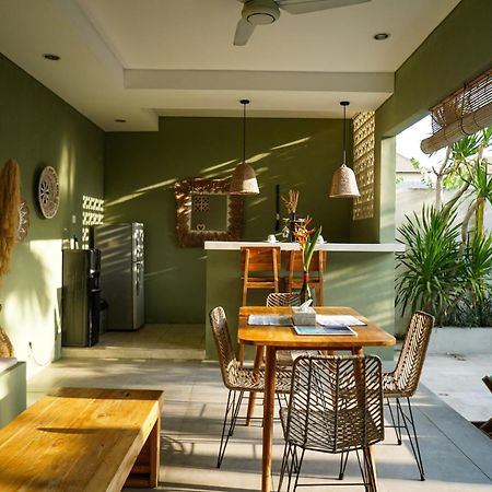 Kiki Village Bathtub And Living Room Canggu  Bagian luar foto