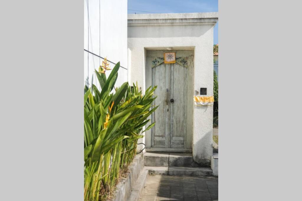 Kiki Village Bathtub And Living Room Canggu  Bagian luar foto