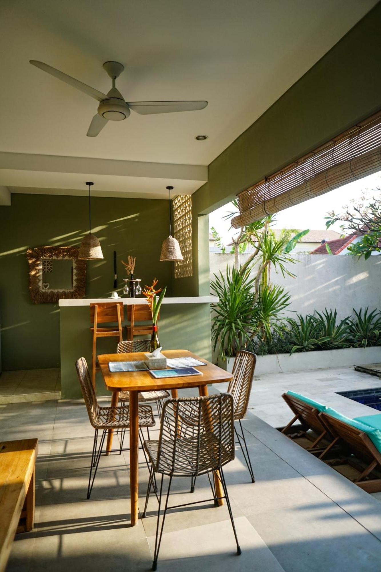 Kiki Village Bathtub And Living Room Canggu  Bagian luar foto