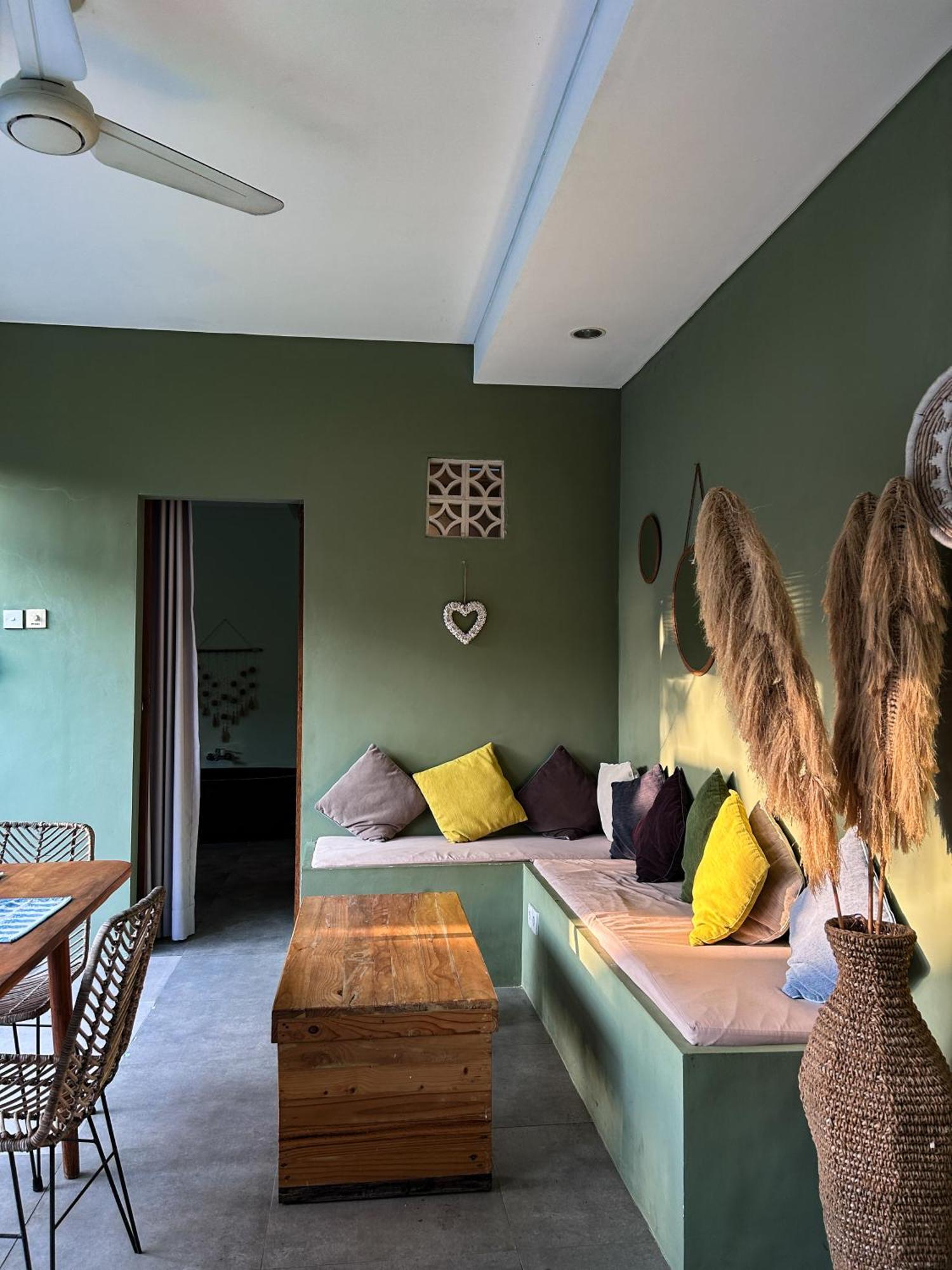 Kiki Village Bathtub And Living Room Canggu  Bagian luar foto