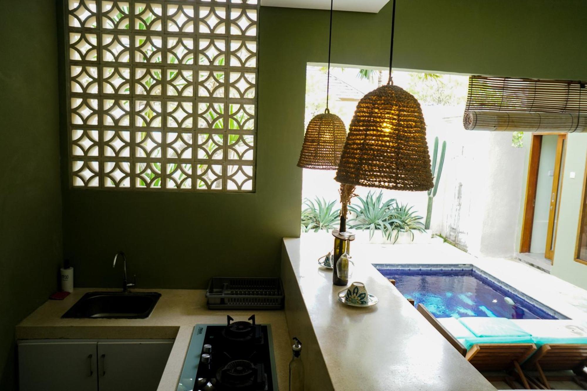 Kiki Village Bathtub And Living Room Canggu  Bagian luar foto